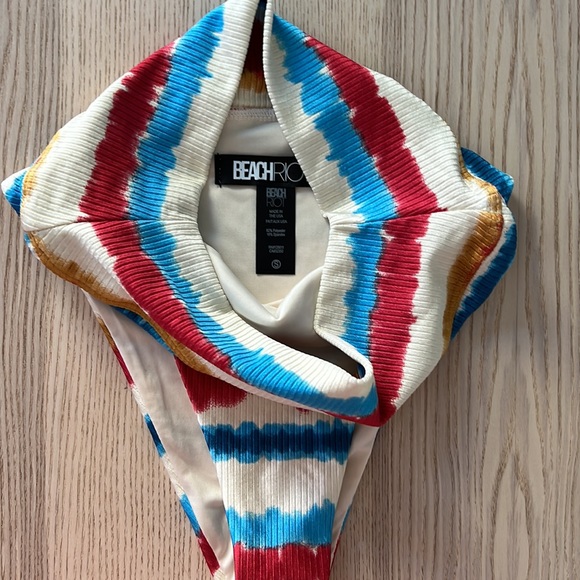 Beach Riot Bikini Set - Picture 5 of 7